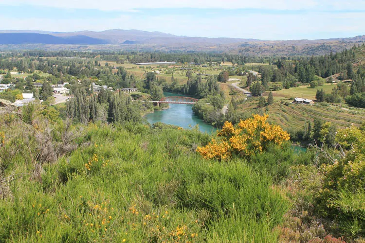 Clyde travel guide, Central Otago, New Zealand -- Clyde Lookout